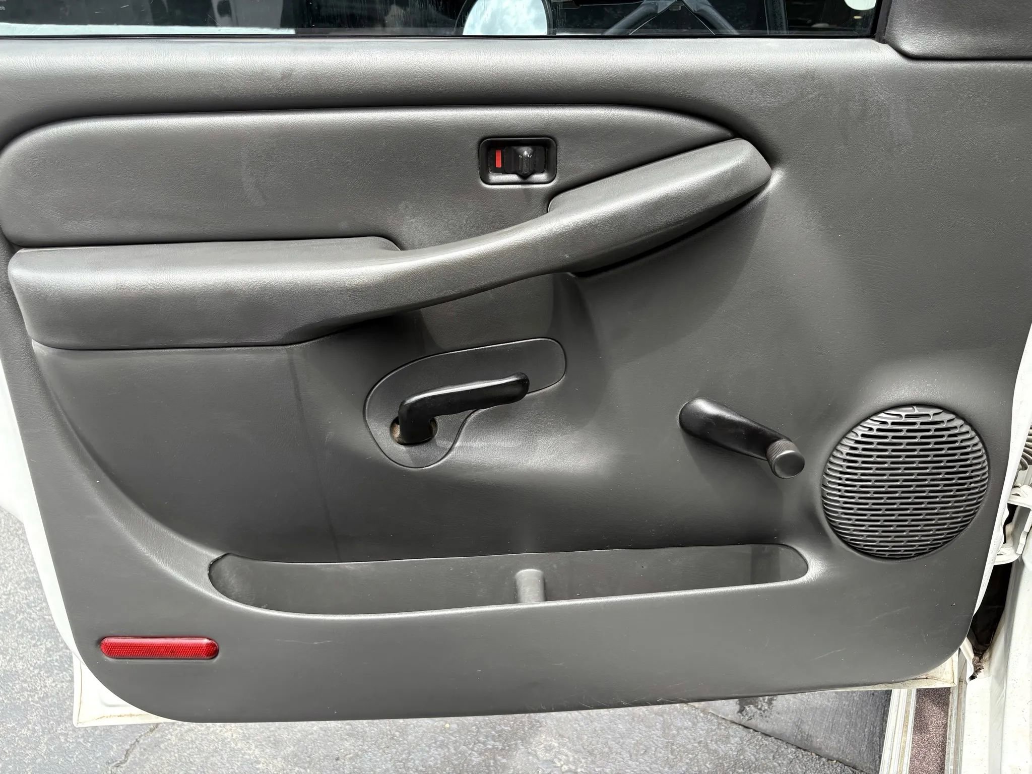 Used 2005 Chevrolet Silverado 3500 2WD Regular Cab image 10