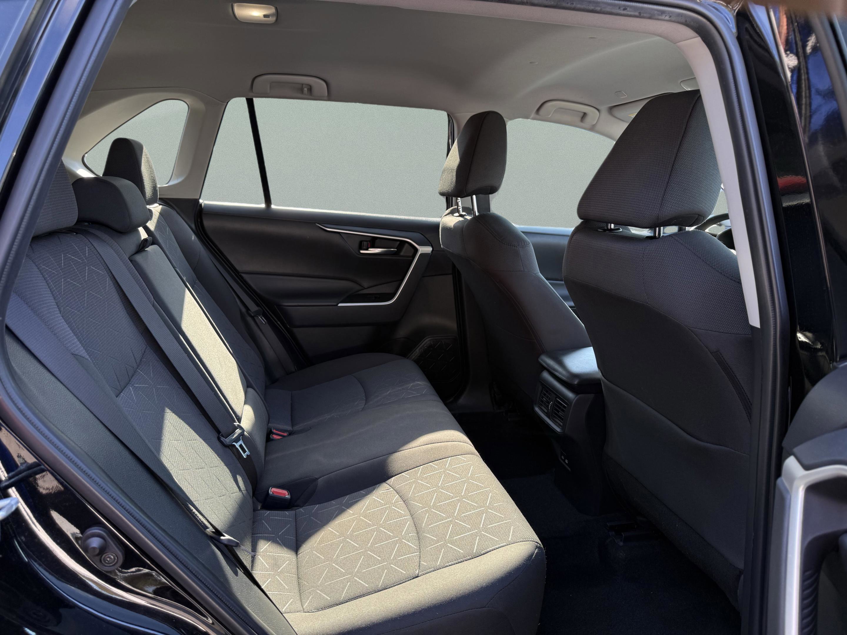 Used 2024 Toyota RAV4 XLE image 33