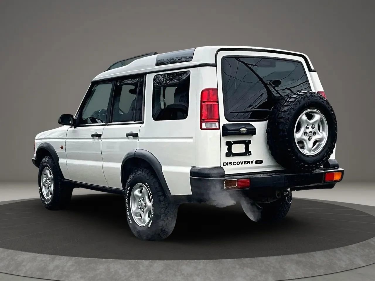 Used 1999 Land Rover Discovery Series II image 2