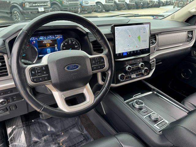 Certified 2022 Ford Expedition XLT image 3