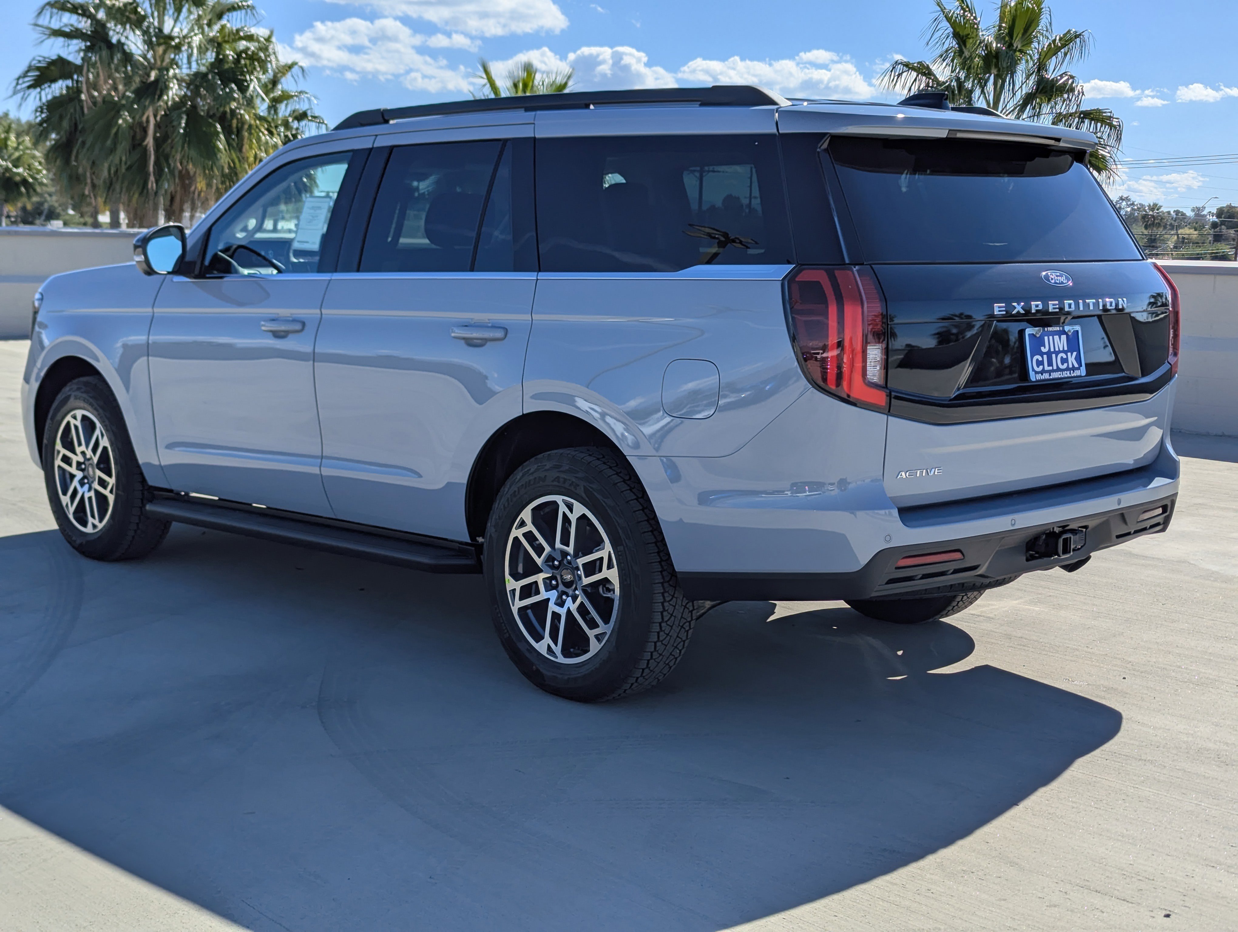 New 2026 Ford Expedition Active image 4