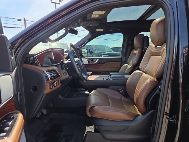 Used 2024 Lincoln Navigator L Reserve w/ Equipment Group 201A AWD/4WD image 10
