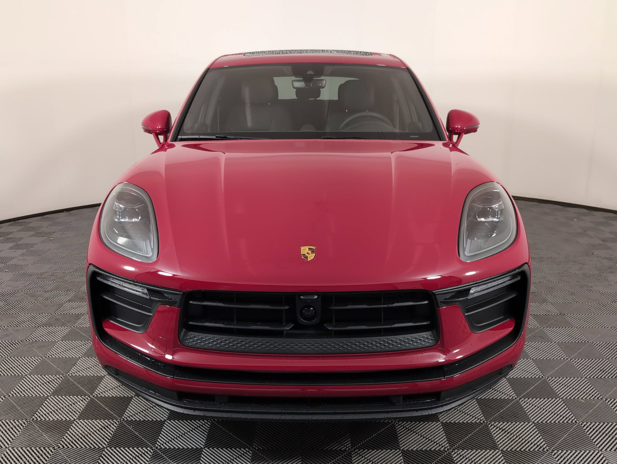 Certified 2025 Porsche Macan AWD/4WD image 11