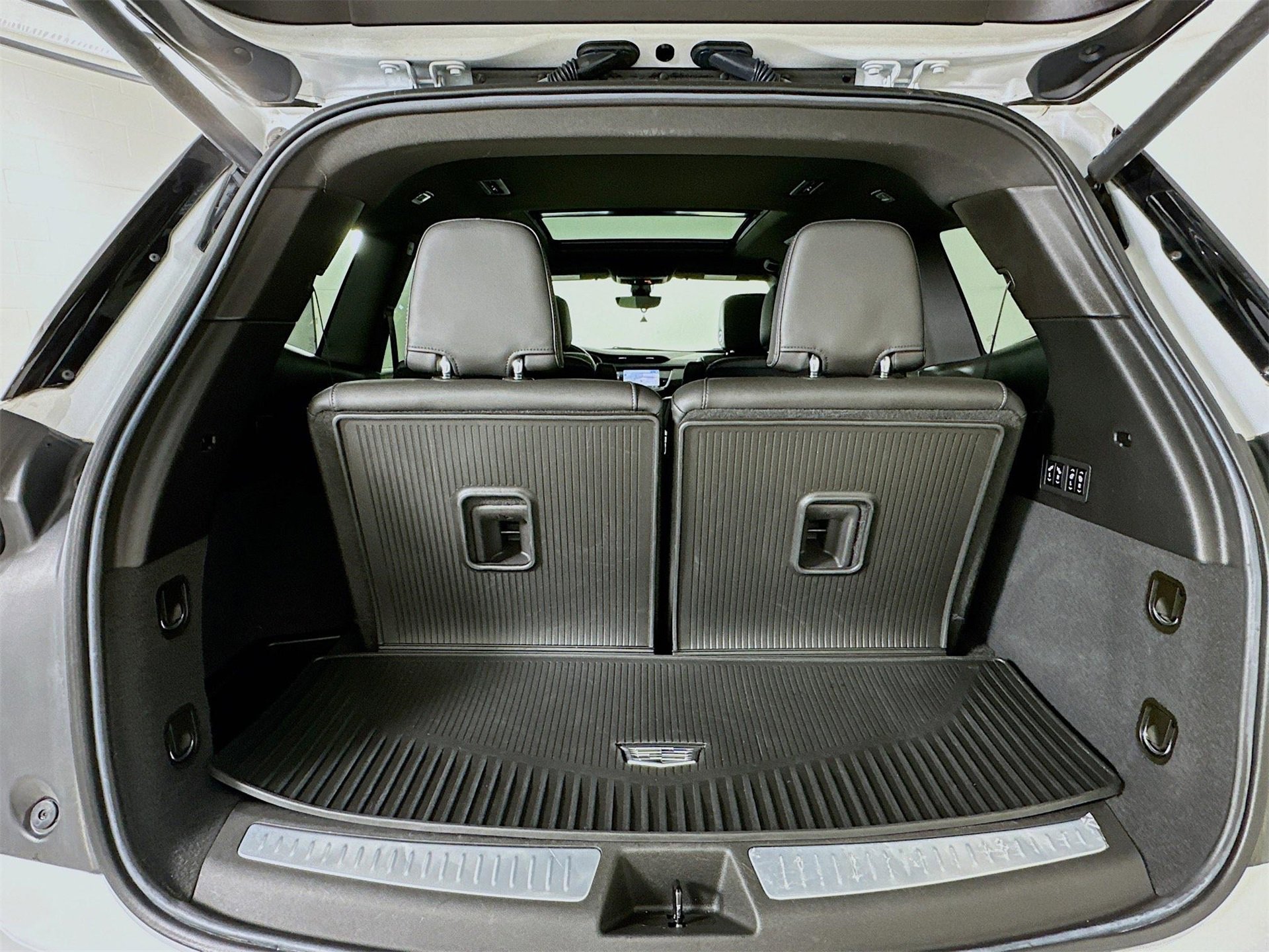 Used 2023 Cadillac XT6 Sport w/ Technology Package image 29