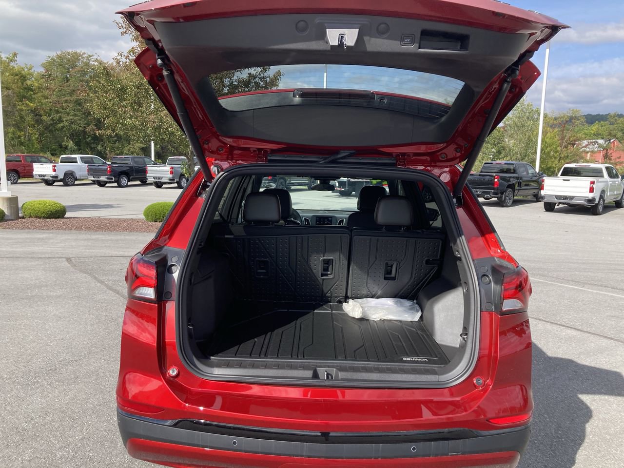 Used 2024 Chevrolet Equinox RS w/ LPO, Floor Liner Package AWD/4WD image 19