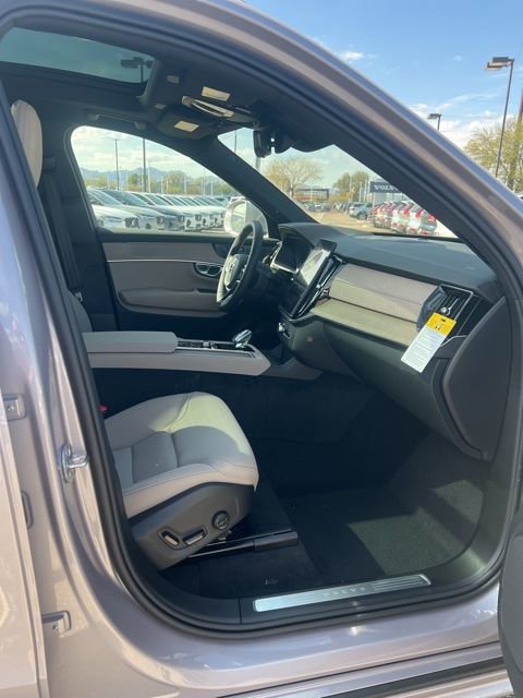 New 2026 Volvo XC90 B6 Plus w/ Protection Package Premier image 32