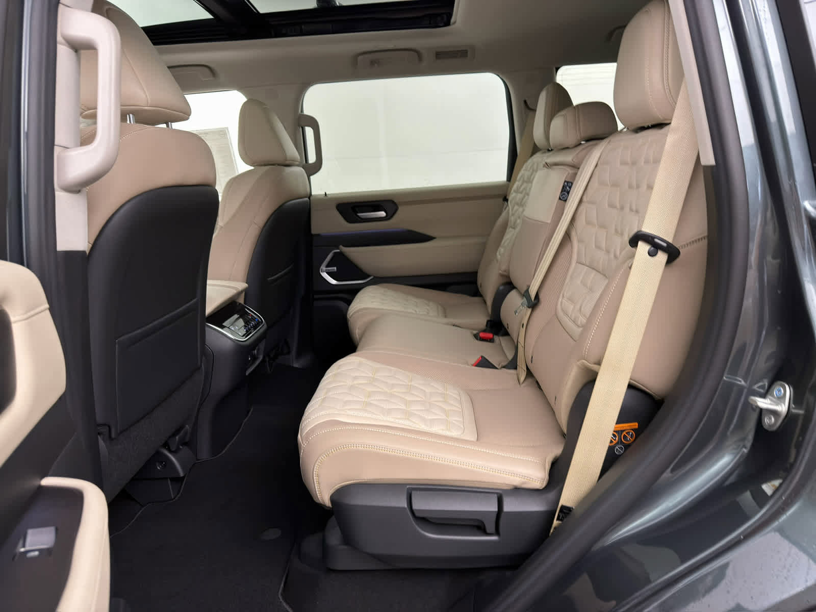 New 2026 Nissan Armada Platinum Reserve image 16