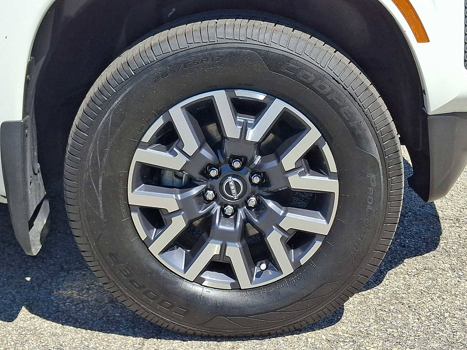 Used 2022 Nissan Frontier SV image 8