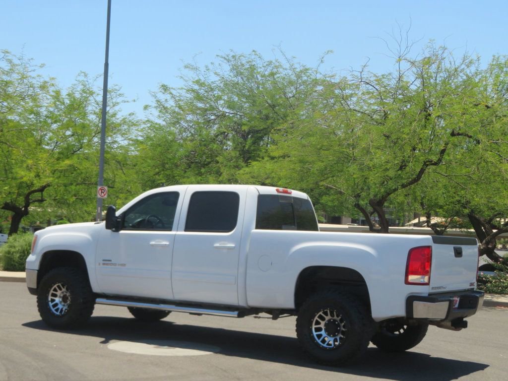 Used 2008 GMC Sierra 2500 SLT w/ EZ-Lift Tailgate Package RWD image 5