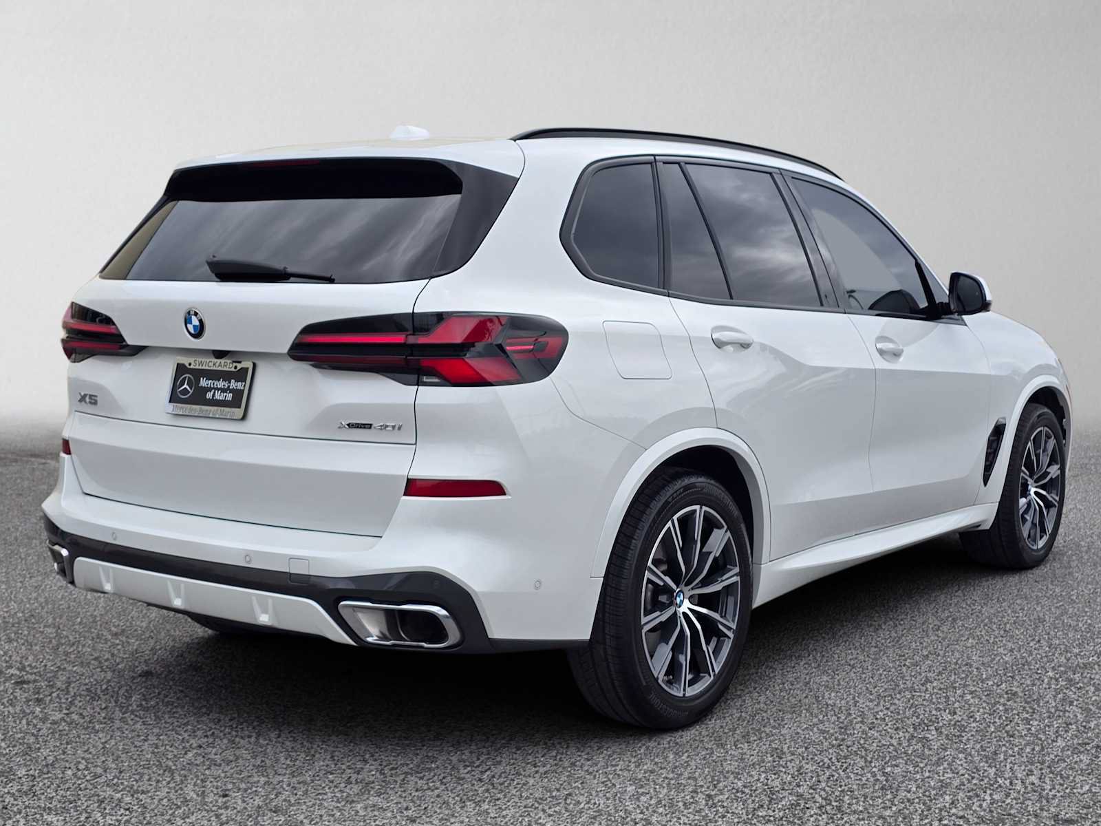Used 2025 BMW X5 xDrive40i AWD/4WD image 3