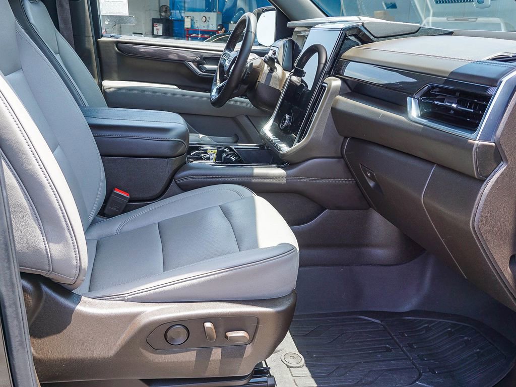 Used 2025 GMC Yukon XL Elevation w/ LPO, Floor Liner Package RWD image 12