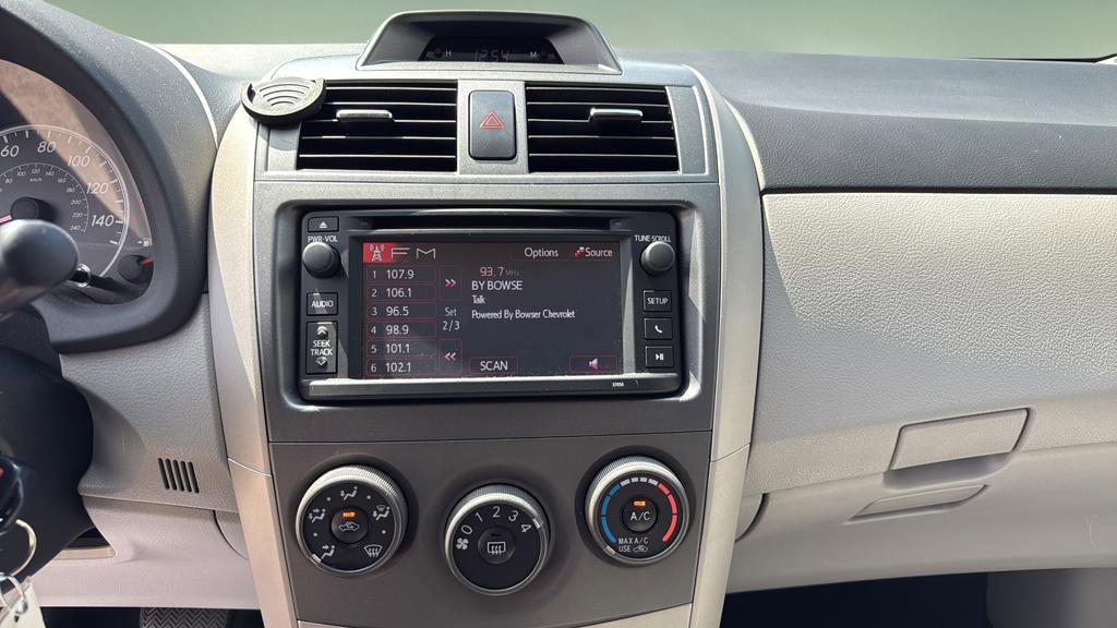 Used 2013 Toyota Corolla LE FWD image 22