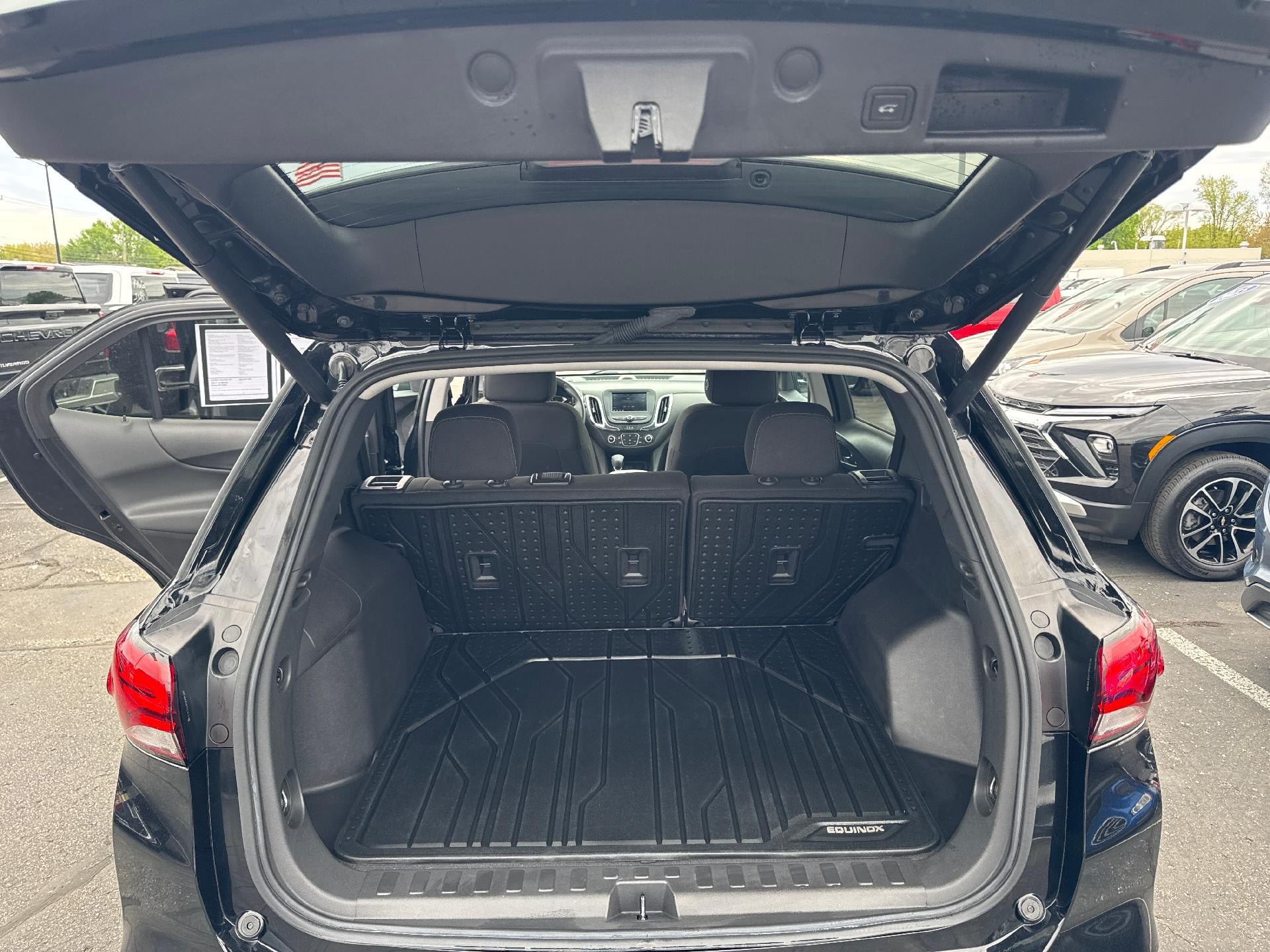 Used 2023 Chevrolet Equinox LT FWD image 12