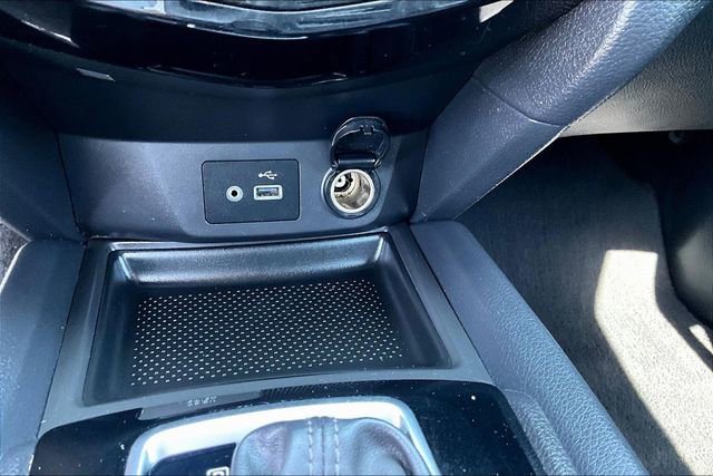 Used 2018 Nissan Rogue SV image 15