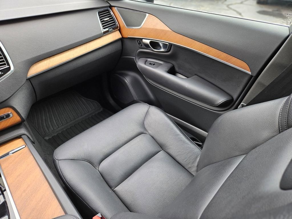 Used 2023 Volvo XC90 B6 Plus w/ Protection Package Premier image 15