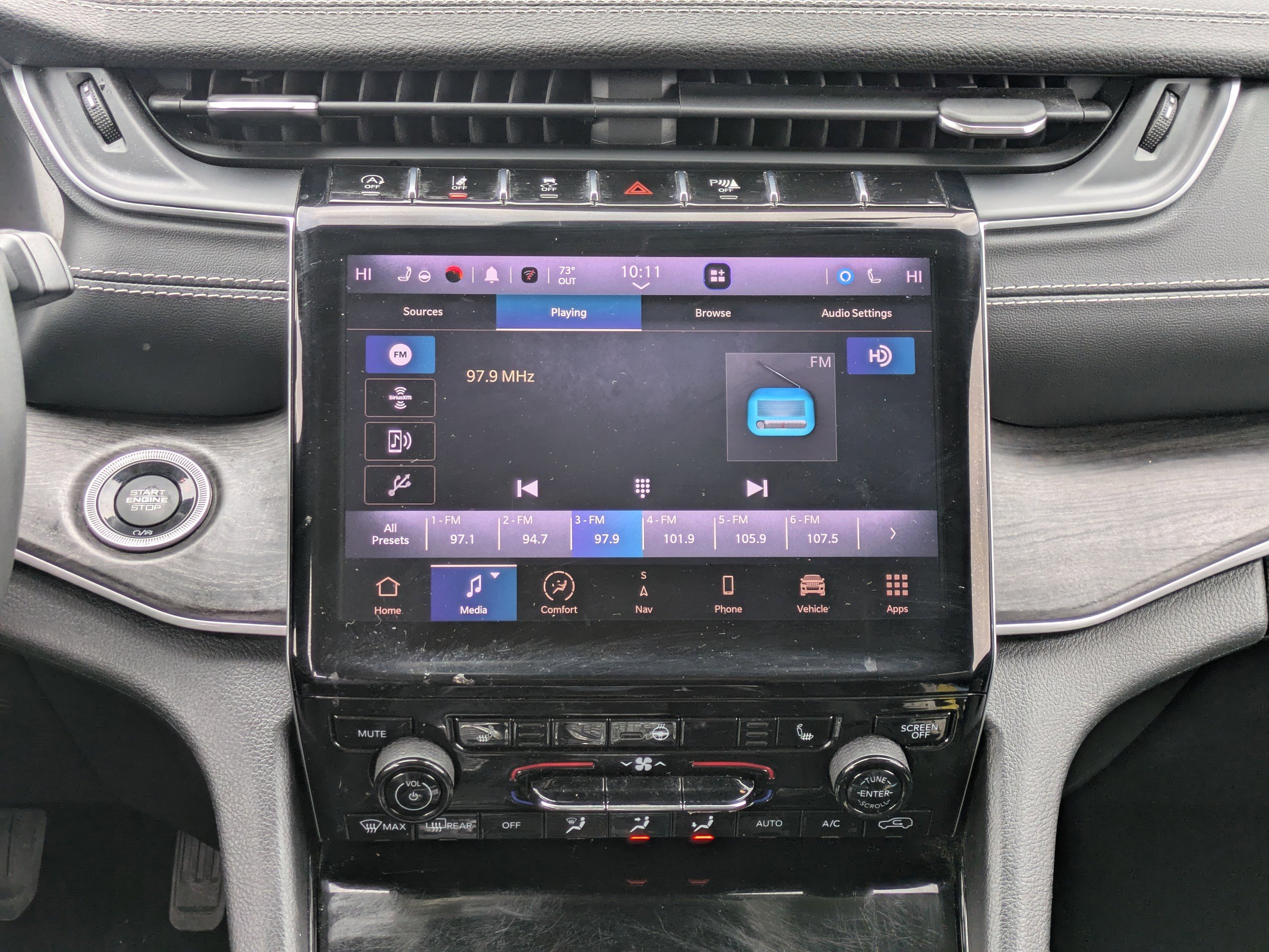 Used 2023 Jeep Grand Cherokee Limited AWD/4WD image 16