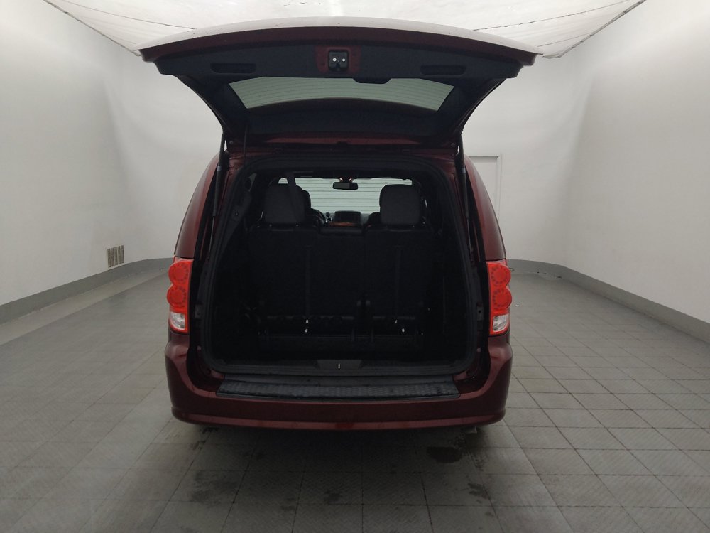 Used 2019 Dodge Grand Caravan SXT w/ Blacktop Package FWD image 29