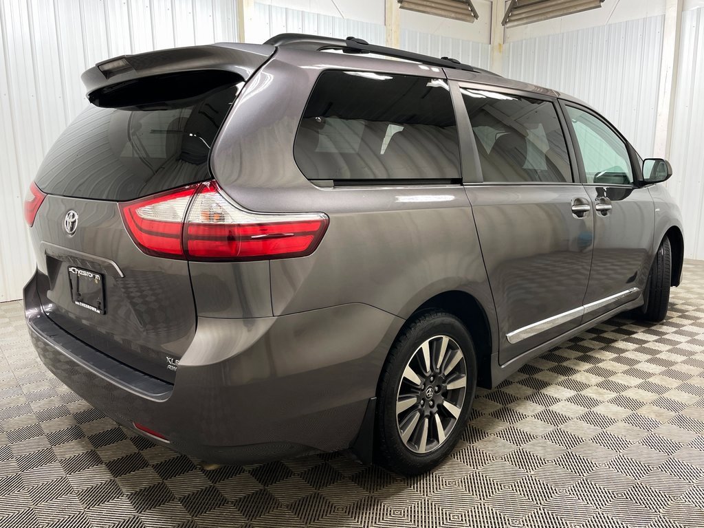 Used 2019 Toyota Sienna XLE image 22