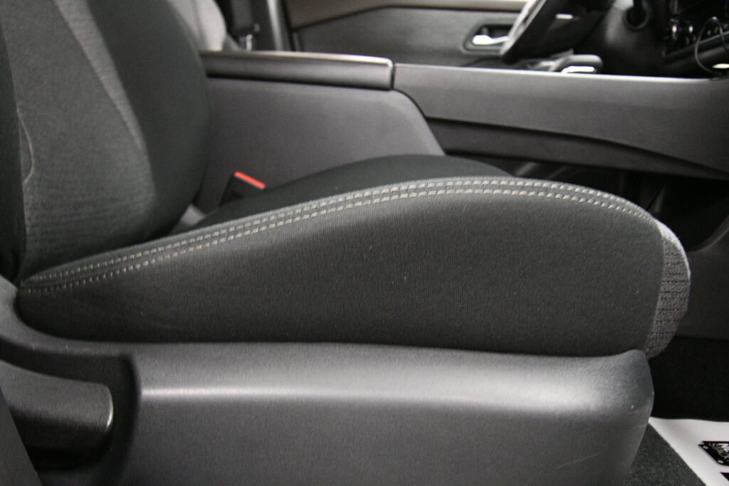 Used 2021 Nissan Rogue SV image 26