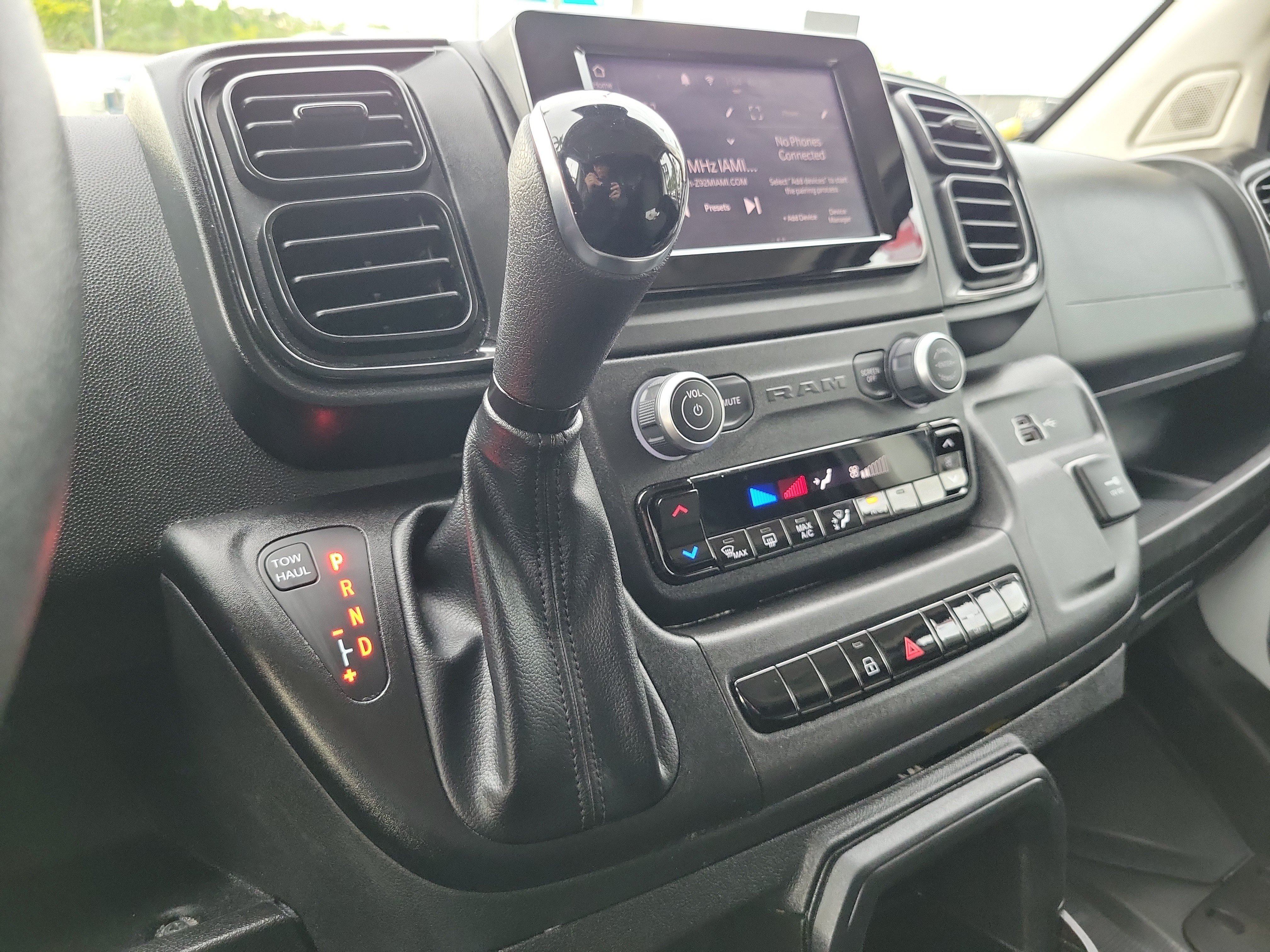 Used 2025 RAM ProMaster 2500 w/ U-Haul Equipment Group FWD image 20