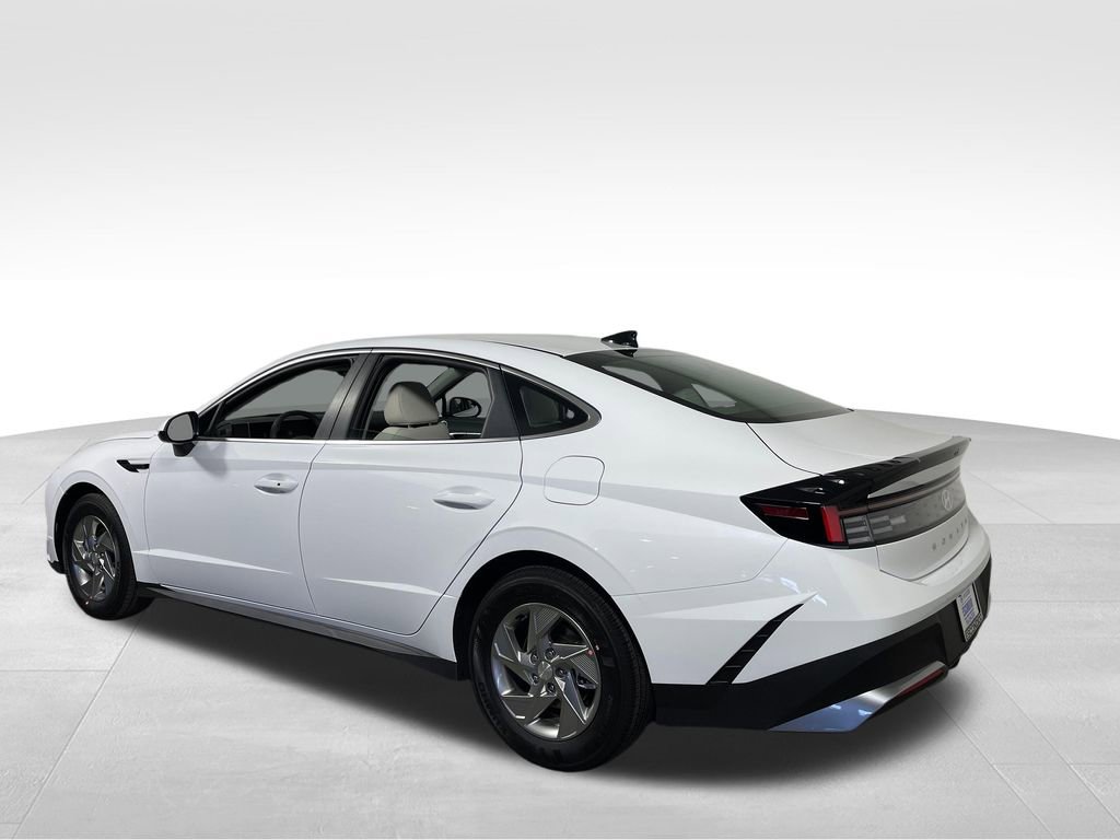 New 2026 Hyundai Sonata SE FWD video 3