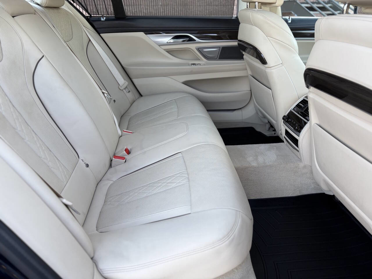 Used 2017 BMW 740i xDrive 740i xDrive AWD 4dr Sedan image 24