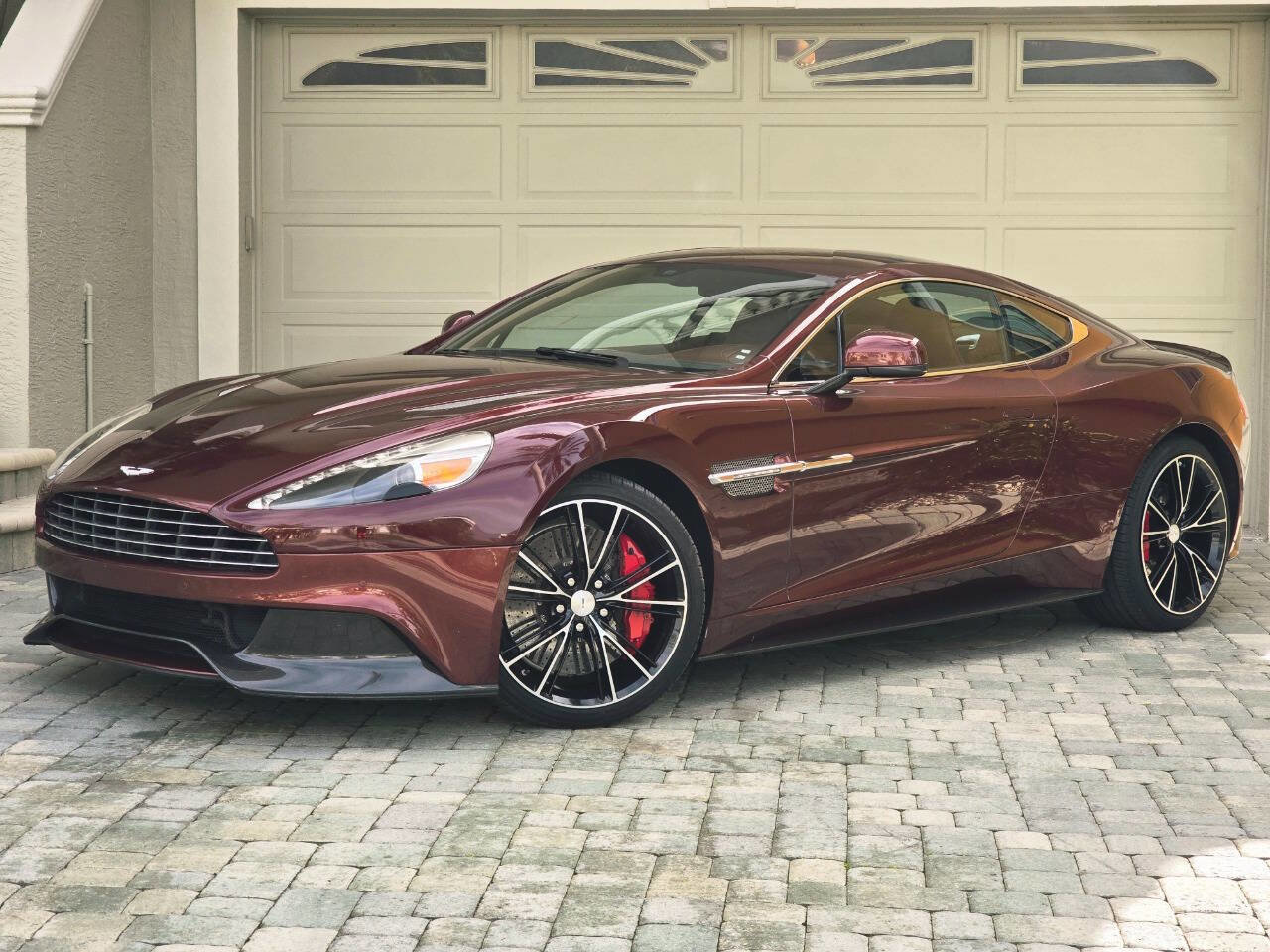 Used 2014 Aston Martin Vanquish Base 2dr Coupe