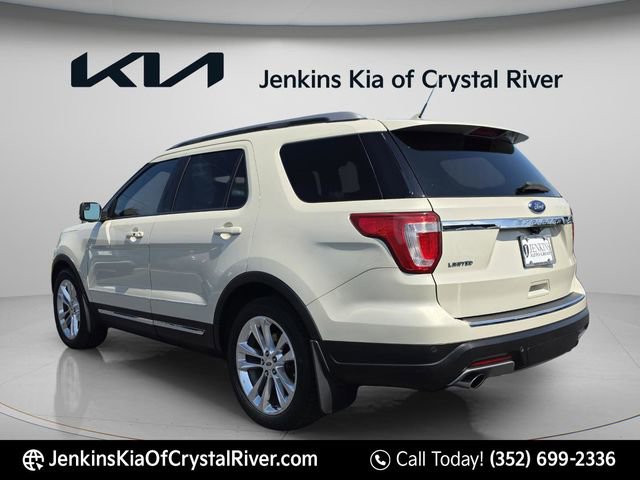 Used 2018 Ford Explorer XLT w/ Equipment Group 202A FWD image 11
