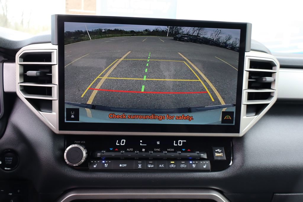 Used 2025 Toyota Tundra Limited AWD/4WD image 31