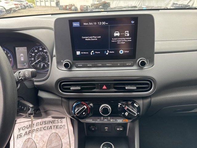 Used 2023 Hyundai Kona SE image 12