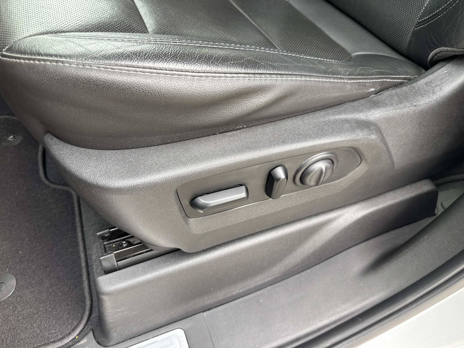 Used 2019 GMC Sierra 1500 SLT w/ SLT Premium Plus Package AWD/4WD image 26
