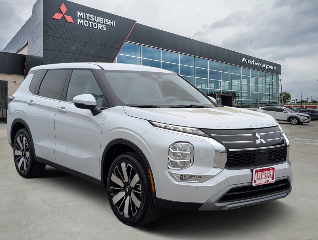 New 2025 Mitsubishi Outlander SE