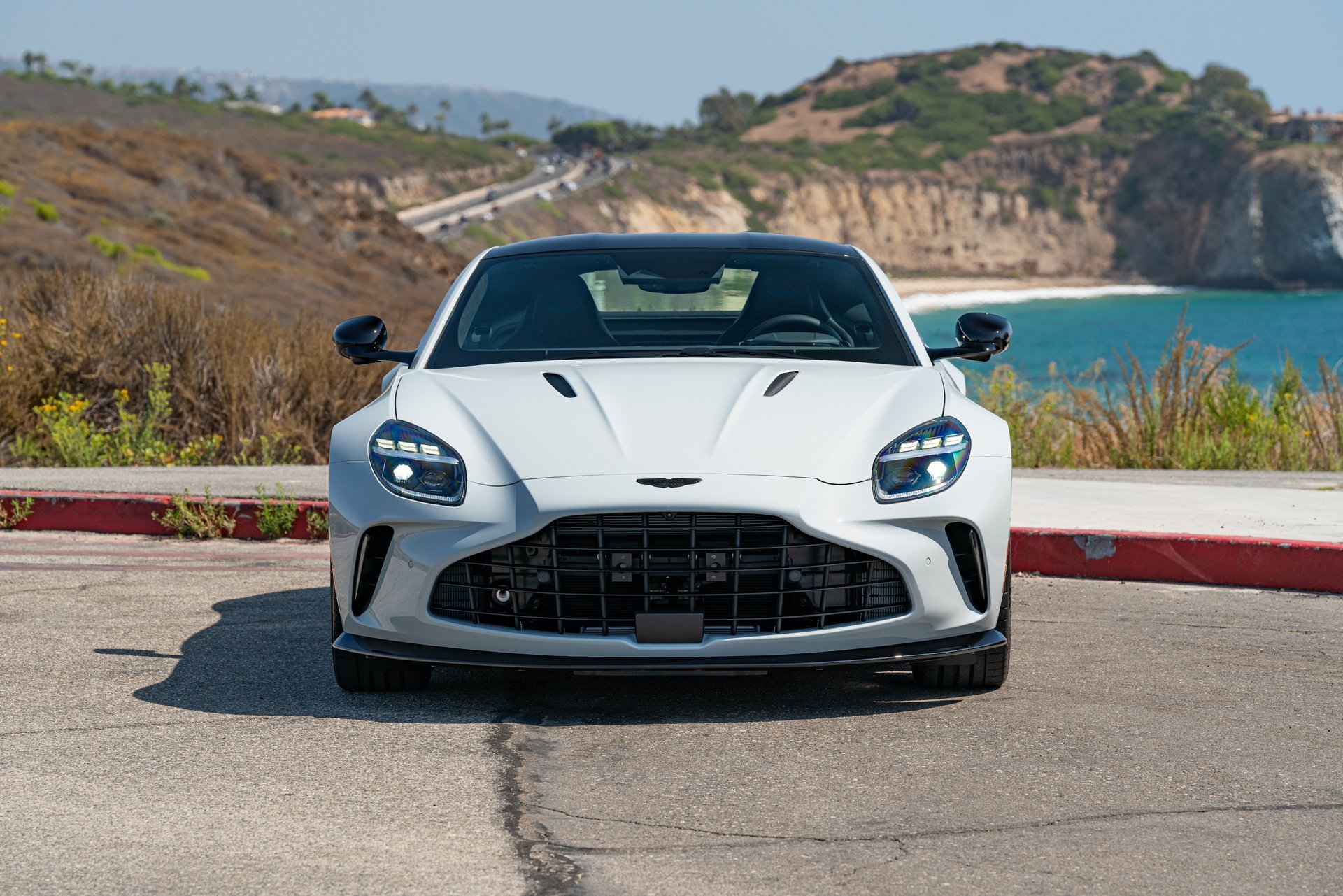 Used 2025 Aston Martin V8 Vantage Coupe image 5