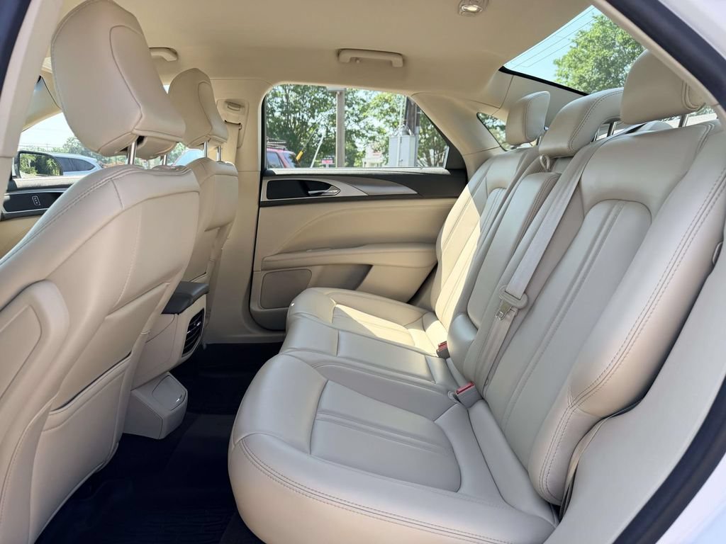 Used 2020 Lincoln MKZ w/ Convenience Package FWD image 16