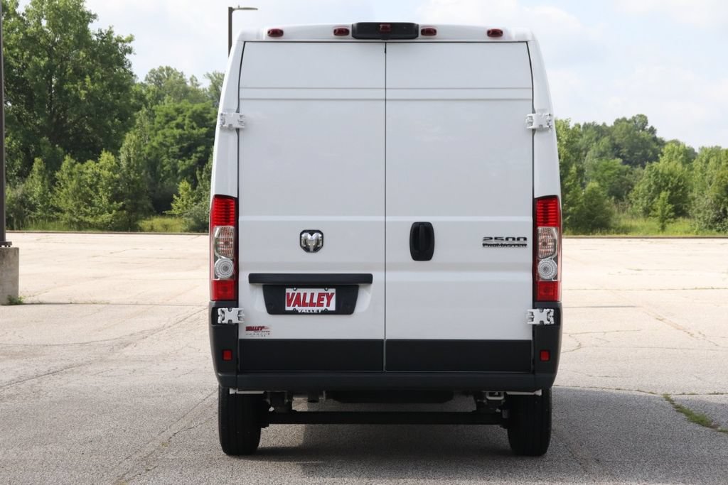 Used 2026 RAM ProMaster 2500 w/ Convenience Group FWD image 8