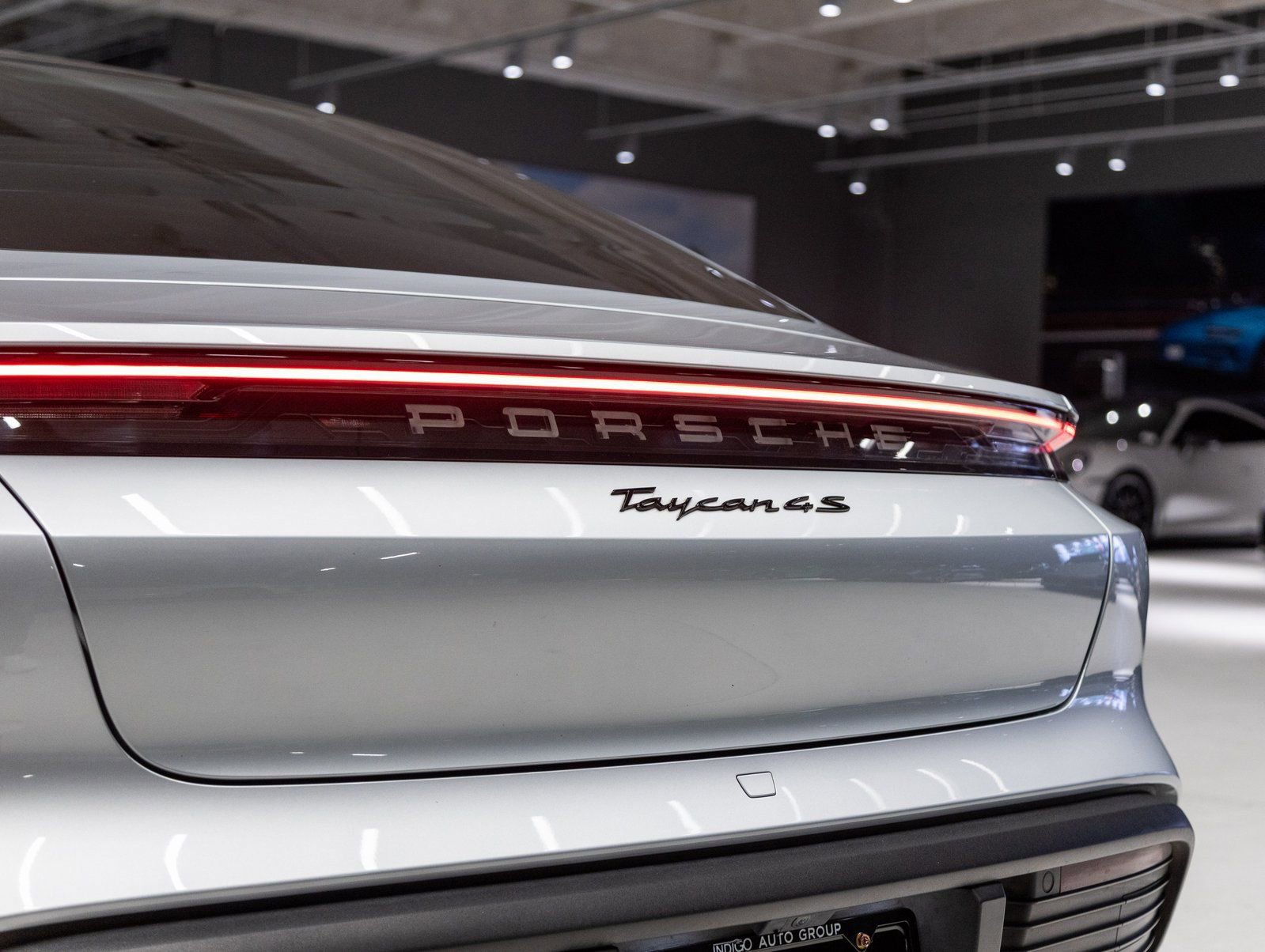 Used 2020 Porsche Taycan 4S image 31