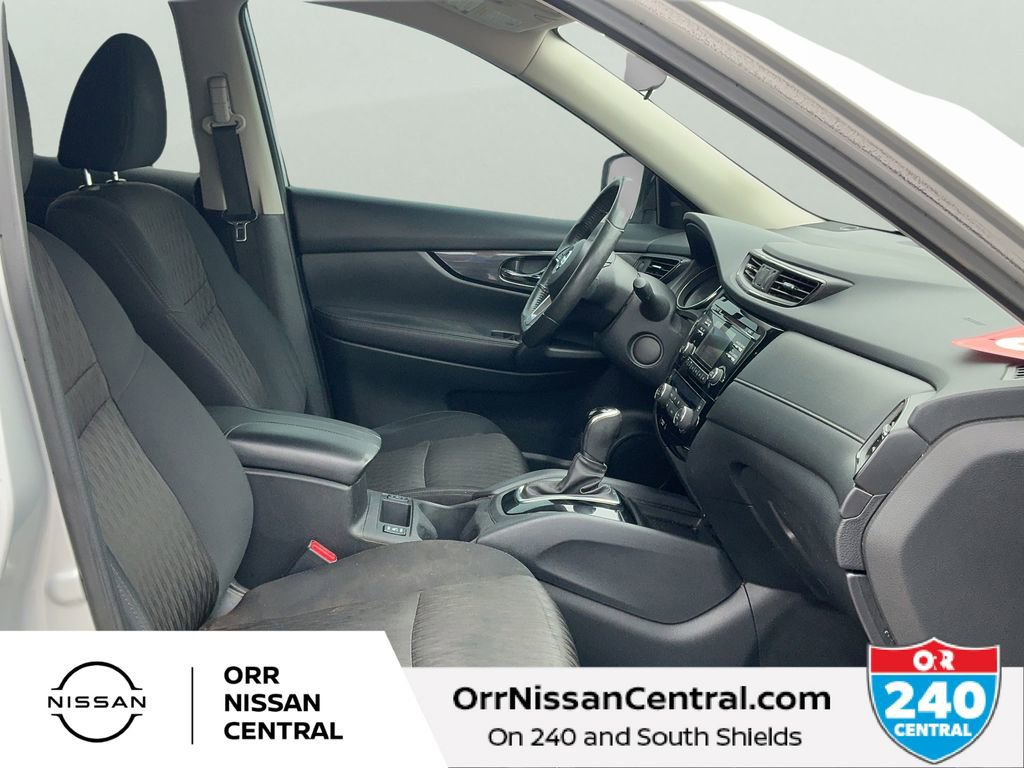 Used 2017 Nissan Rogue SV FWD image 11