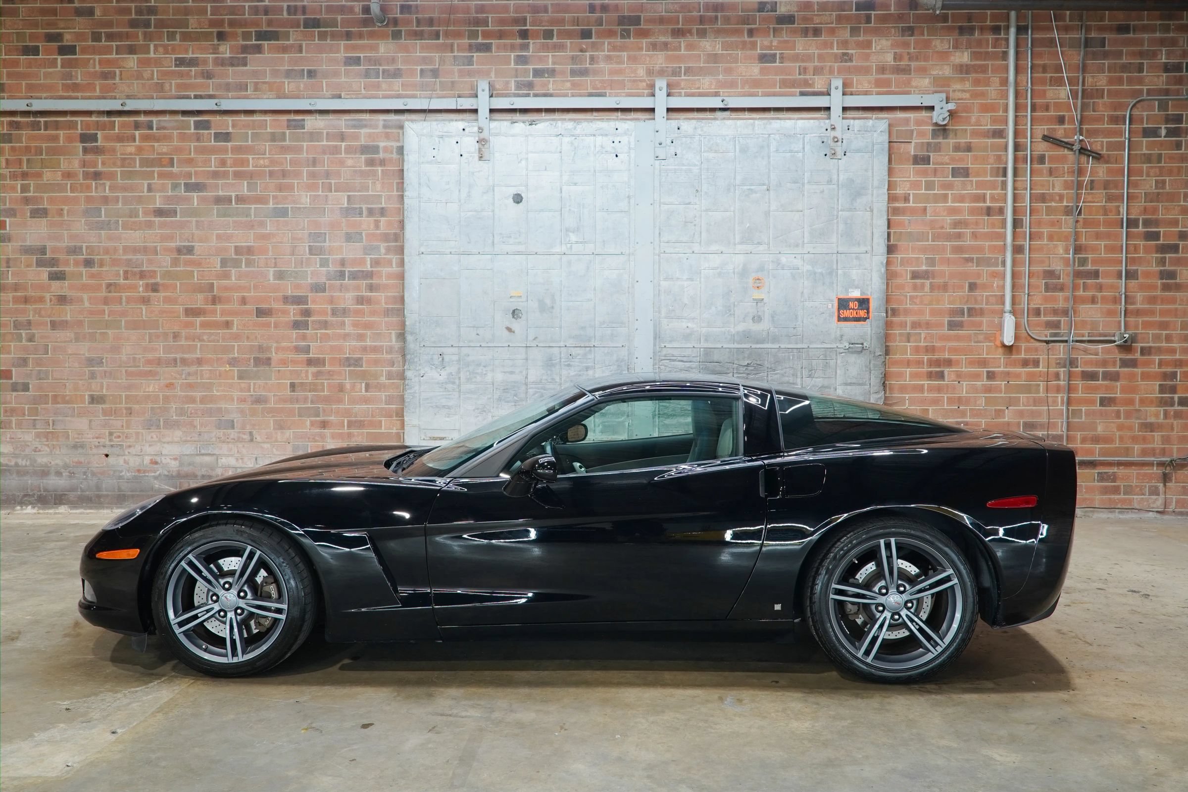 Used 2009 Chevrolet Corvette Coupe w/ Preferred Equipment Group RWD image 1