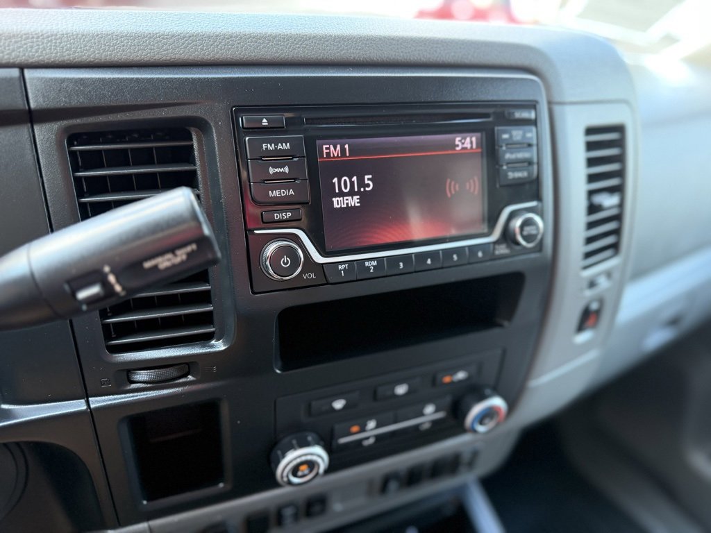 Used 2018 Nissan NV 3500 SV image 2