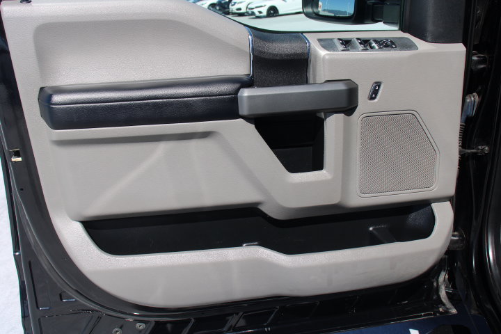 Used 2017 Ford F250 XLT w/ XLT Value Package RWD image 12