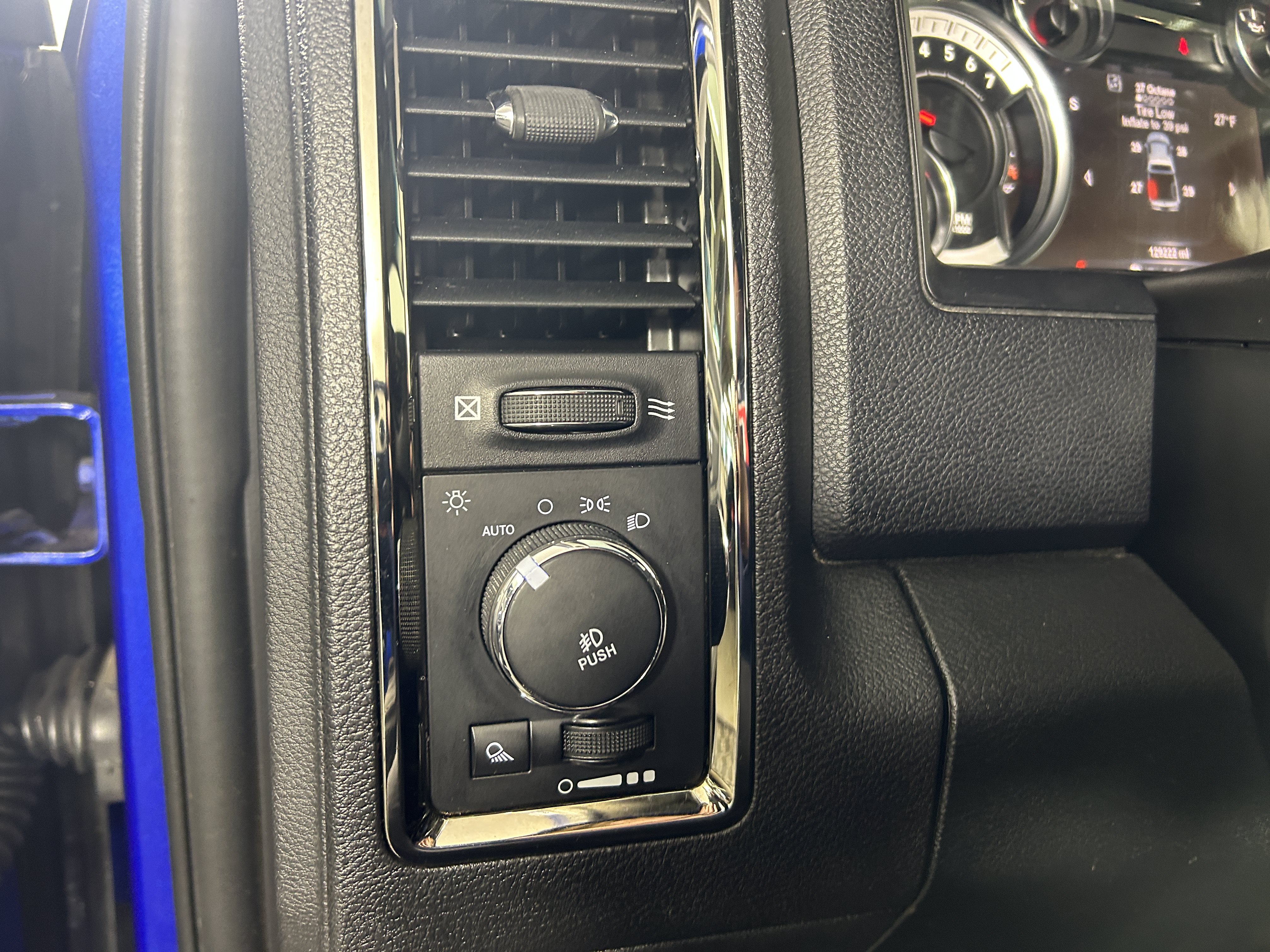 Used 2017 RAM 1500 Sport w/ Sport Premium Group AWD/4WD image 17