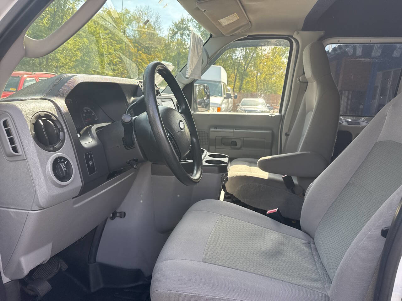 Used 2014 Ford E-350 and Econoline 350 Extended Super Duty w/ Premium Van Group RWD image 4