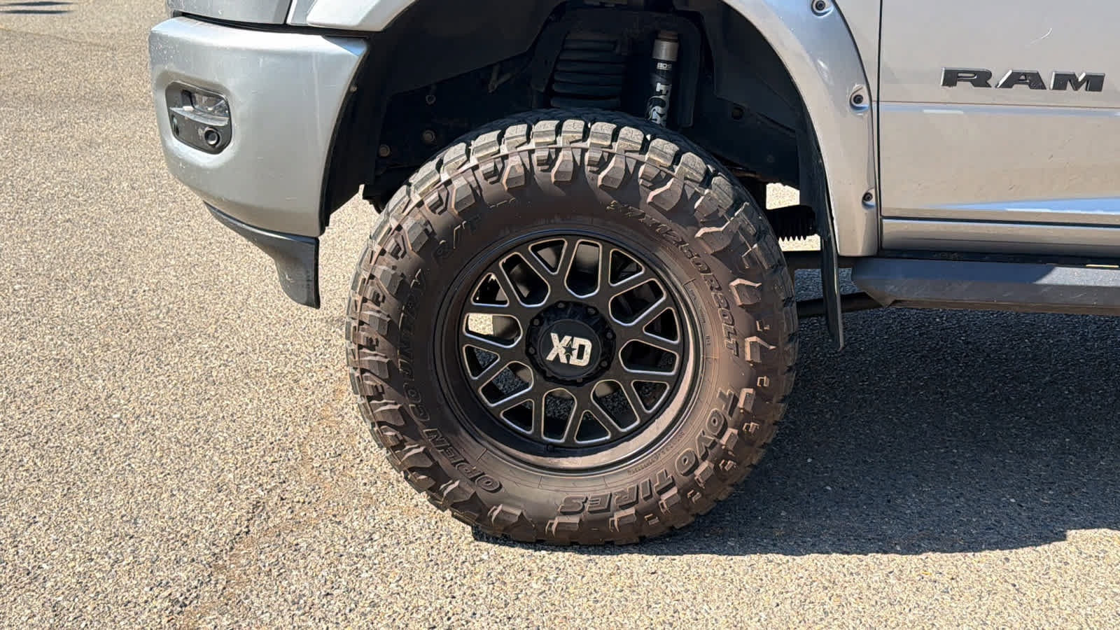 Used 2021 RAM 3500 Laramie w/ Night Edition AWD/4WD image 9