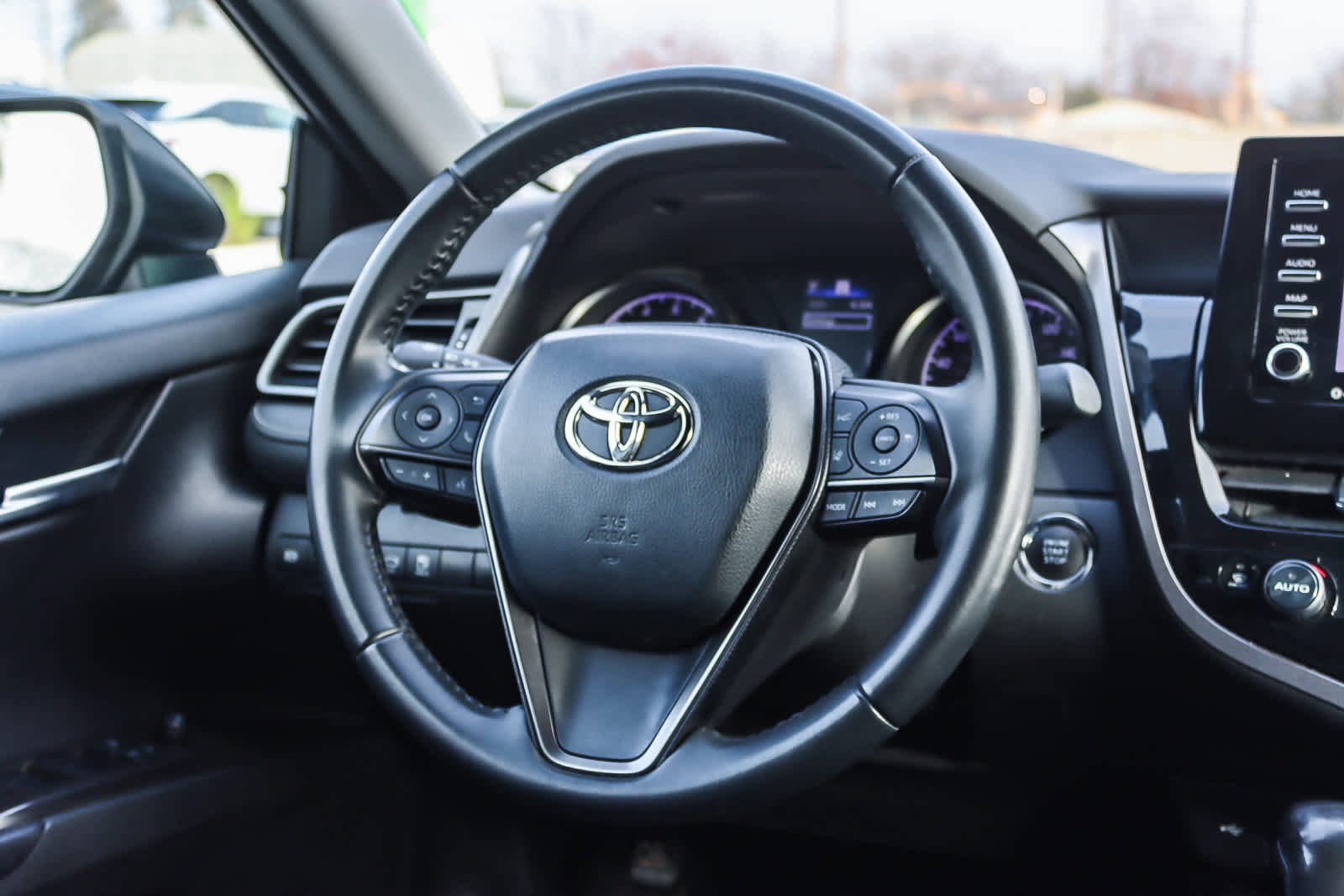 Used 2022 Toyota Camry SE image 14