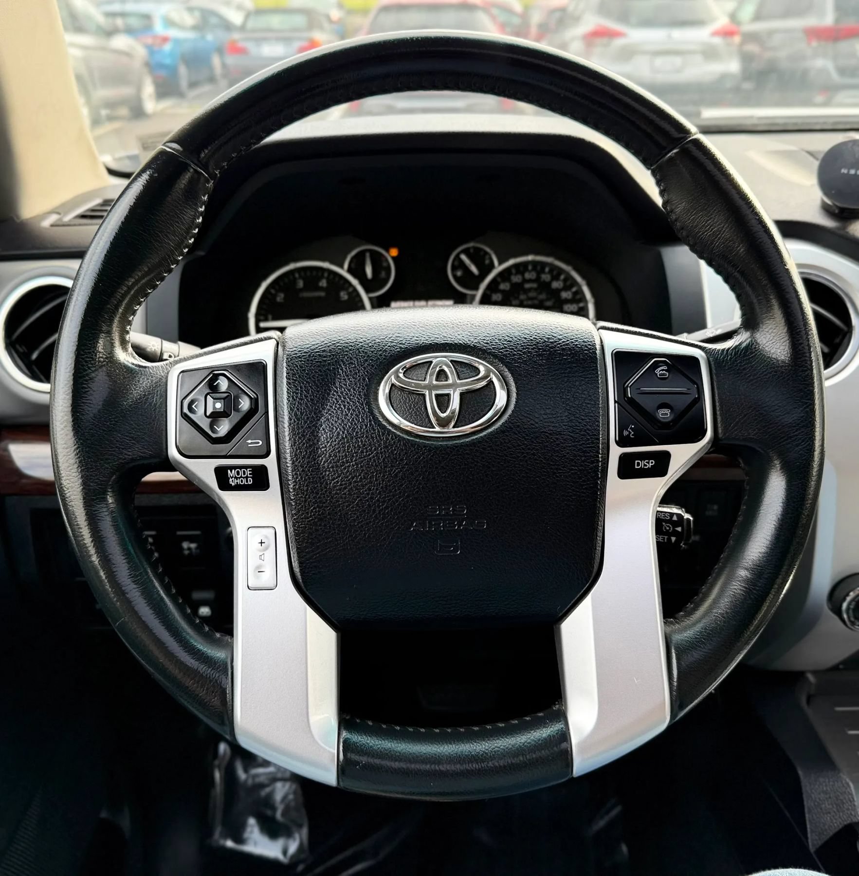 Used 2017 Toyota Tundra Limited w/ Limited Premium Package AWD/4WD image 10
