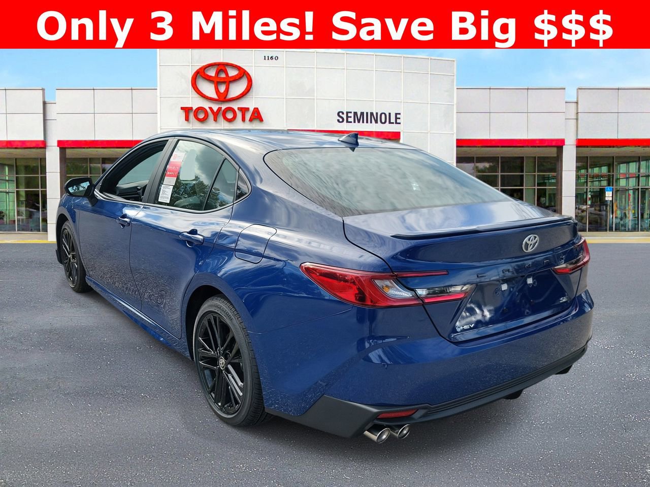 Used 2026 Toyota Camry SE image 4