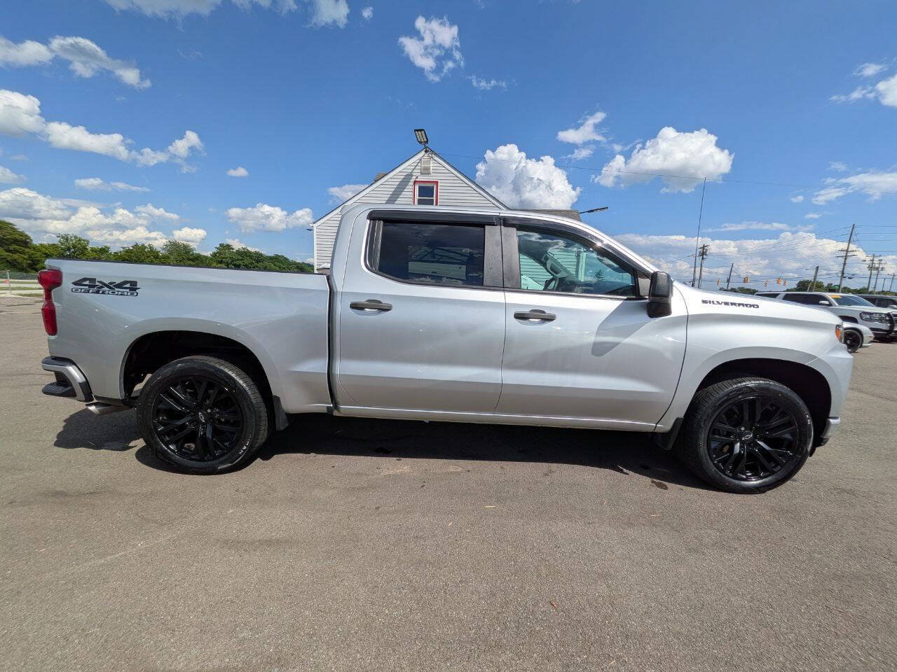 Used 2019 Chevrolet Silverado 1500 Custom w/ Custom Value Package AWD/4WD image 8