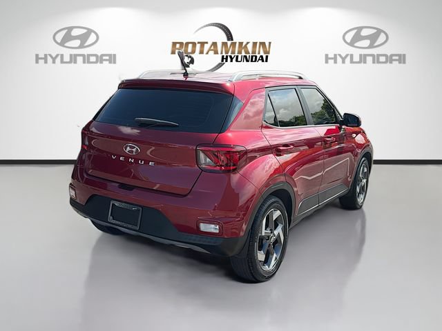 Certified 2024 Hyundai Venue SEL FWD image 5
