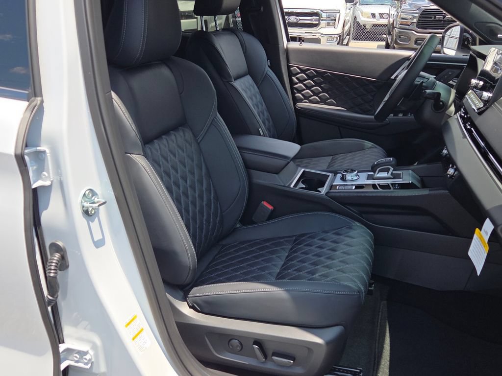 New 2026 Nissan Rogue Platinum AWD/4WD image 13