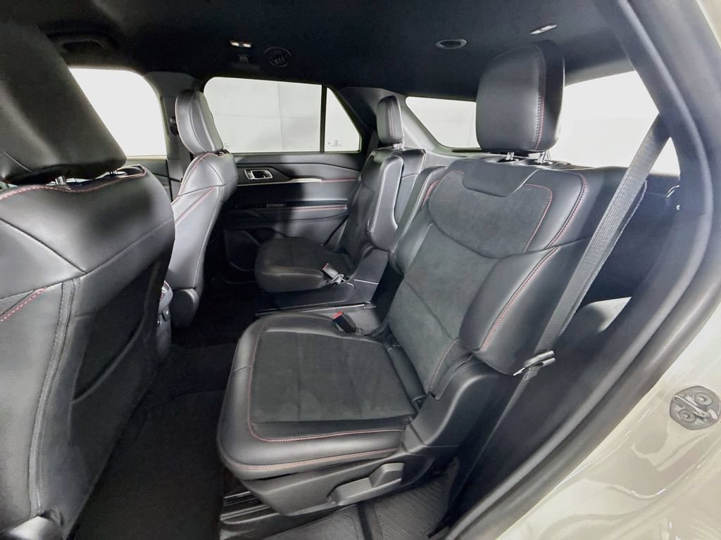 Certified 2026 Ford Explorer ST AWD/4WD image 4
